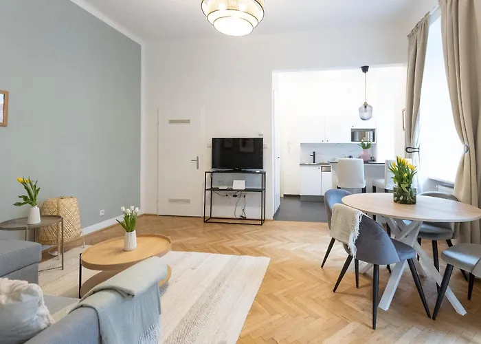 With Balcony - Trendy Neighborhood * Viyana